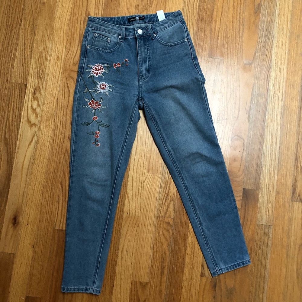 Embroidered flower denim 🌺👖🌸
